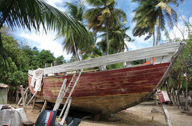 Boatbuilding-on-Carriacou_©-Michaela-Urban