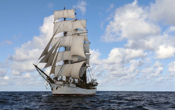 Picton-Castle-under-sail-with-stunsls-WV7