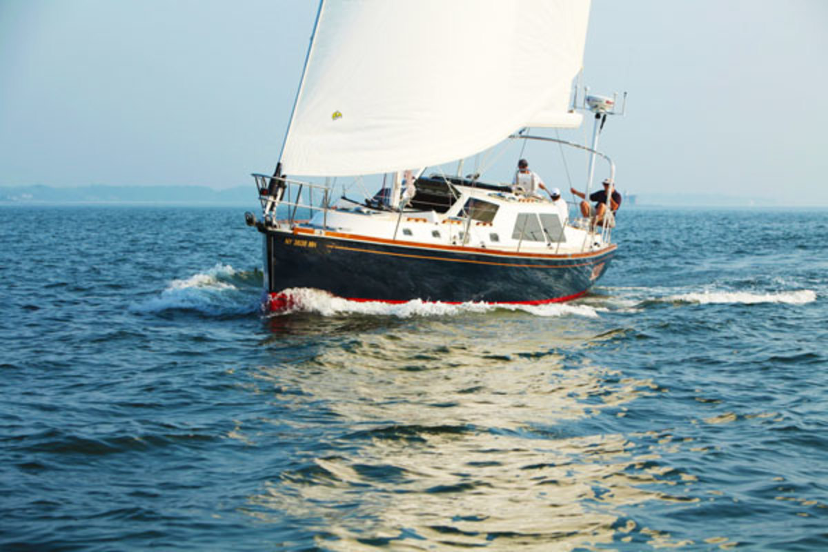 tartan sailboat review