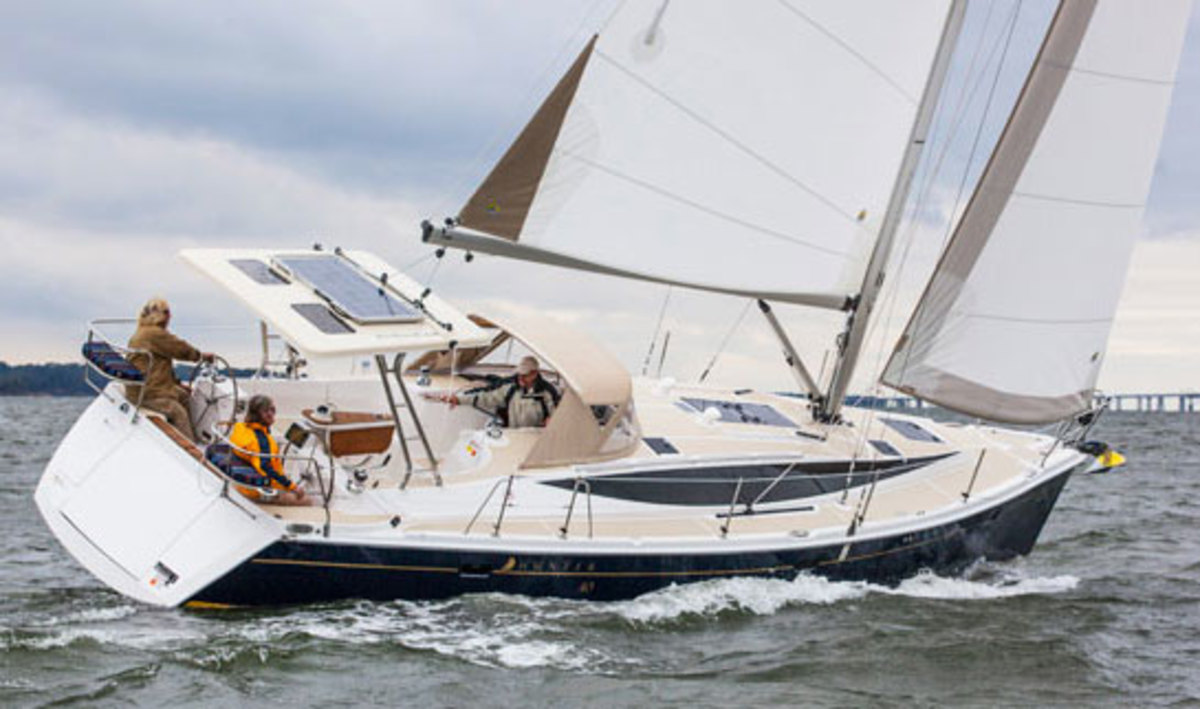 Boat Review: Hunter 40 - Sail Magazine