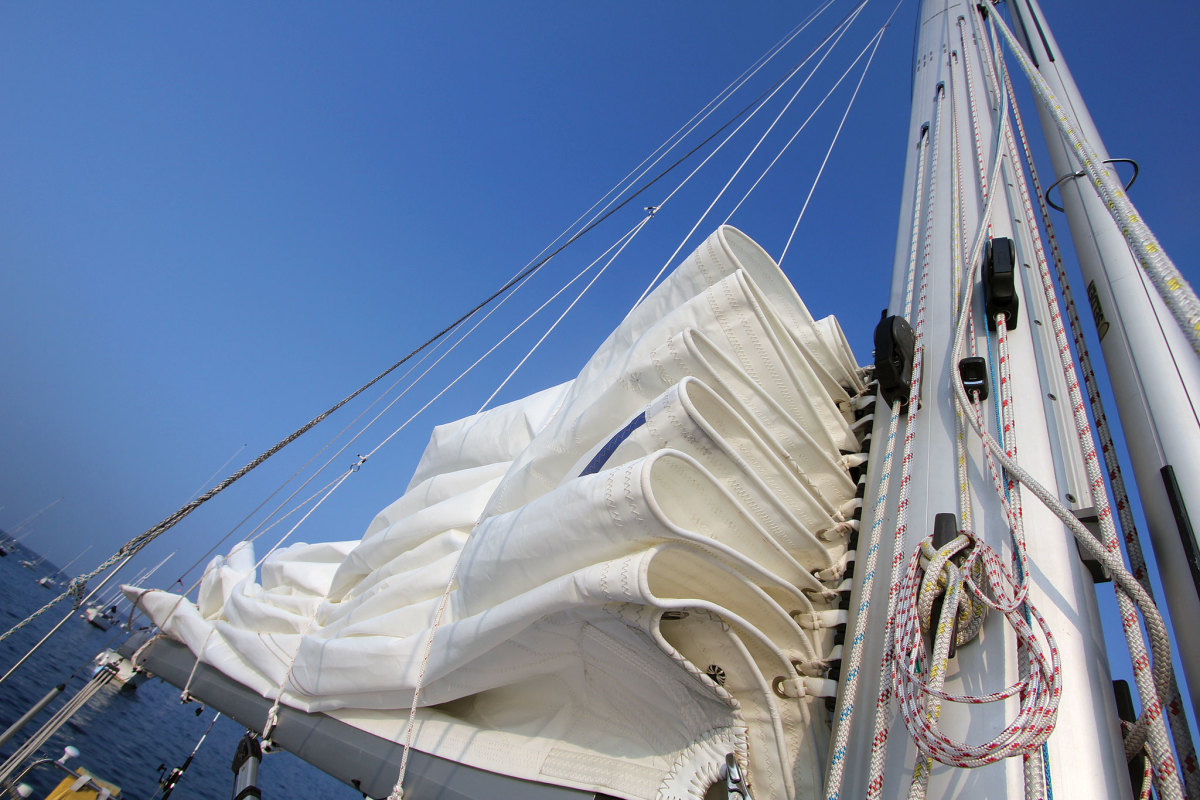 The low-friction cars on this sail allow it to flake down nicely