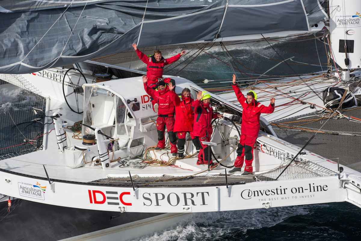 Training for the maxi tri IDEC Sport, skipper Francis Joyon, and his crew, prior to their circumnavigation crew record attempt for Trophy Jules Verne, off Belle Ile, on october 12, 2016 - Photo Jean-Marie Liot / DPPI / IDEC
