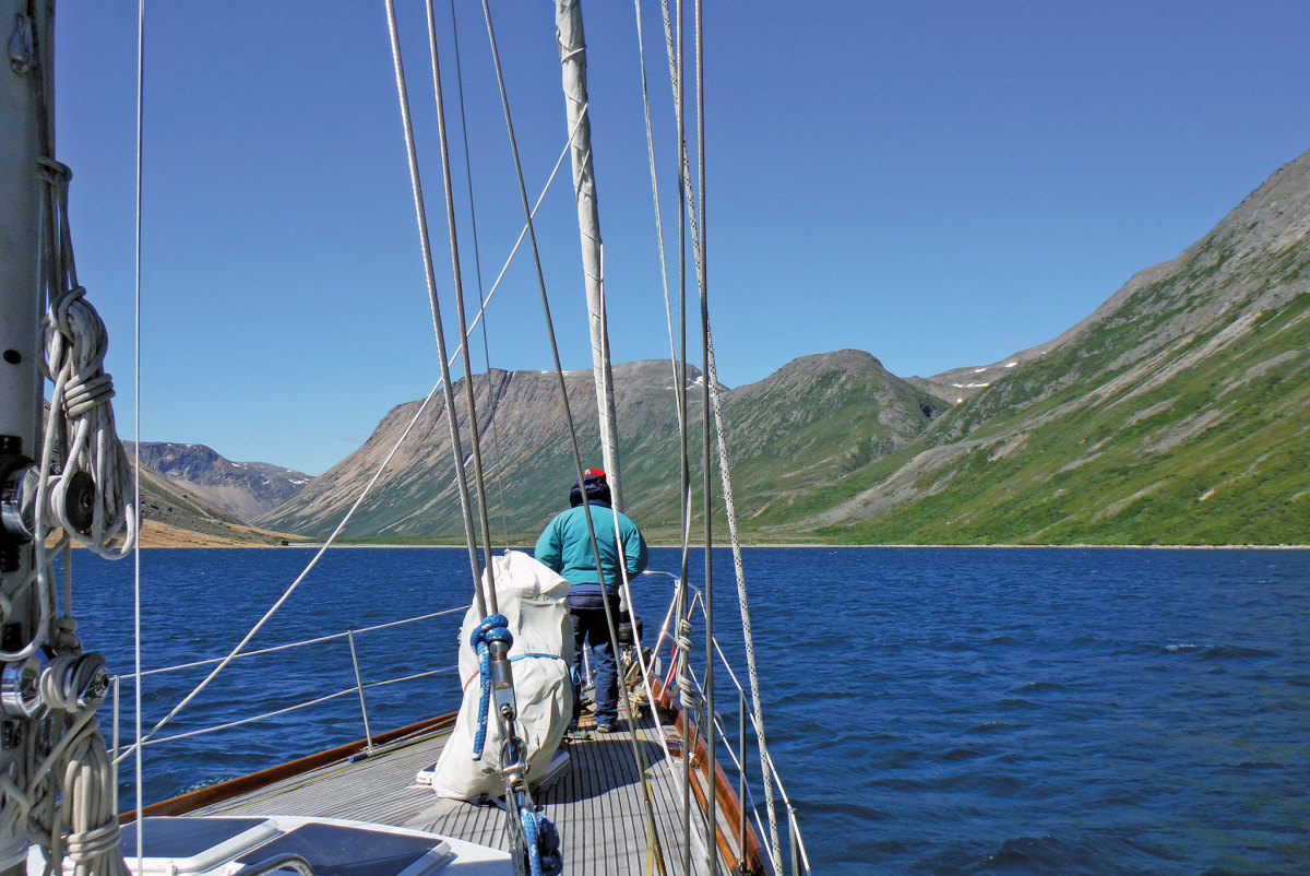 Huddle Finde sig i Hold op Cruising Destinations: Labrador Canada - Sail Magazine