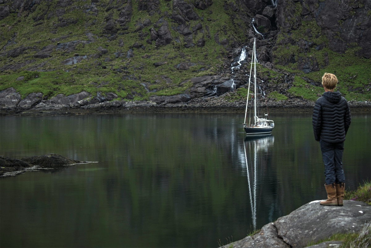            Andy Schell communes at a distance with Isbjörn while the latter is at anchor off the Isle of Skye   