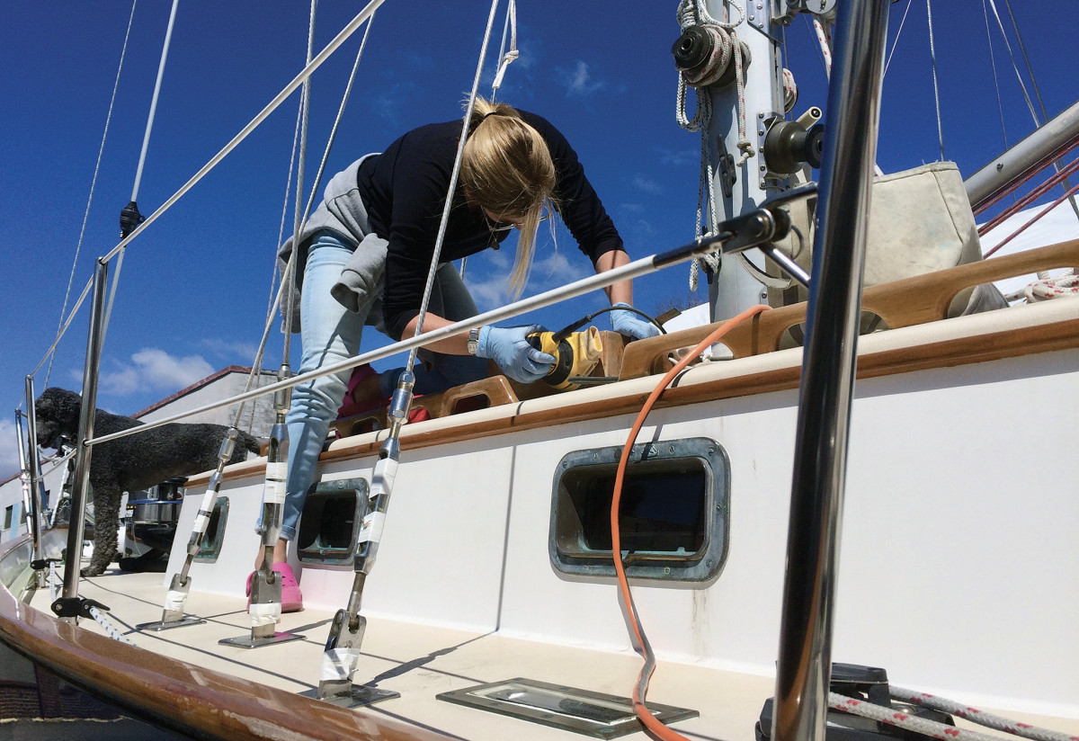 To keep land dust to a minimum, varnish work is best done when the boat is in the water.