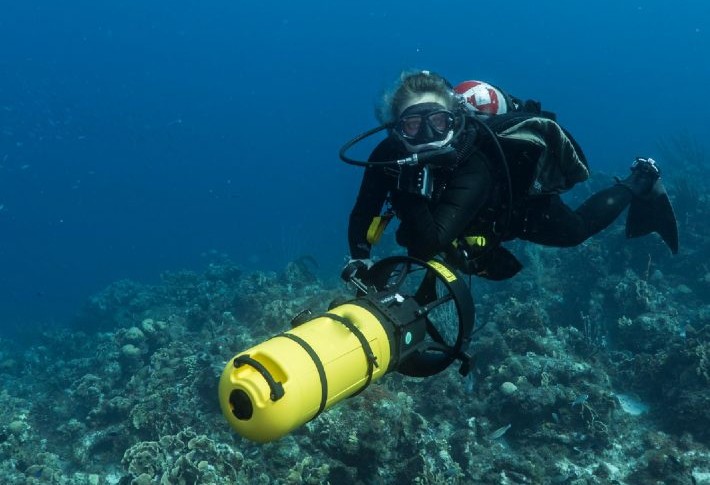 Die 9 besten Unterwasser-Scooter 2023 im Vergleich